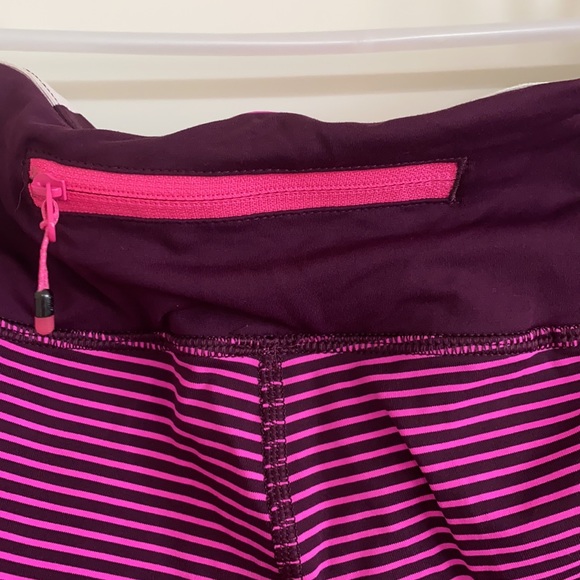 Lululemon crop leggings size 8 - Picture 5 of 8